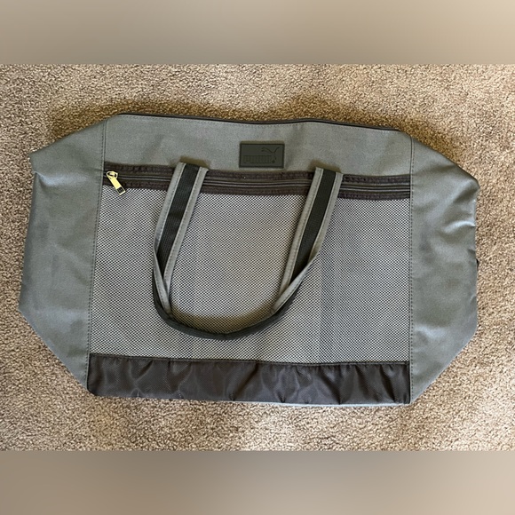 New PUMA Carry On Duffle Bag Gray Softcase Travel Bag - Picture 1 of 4